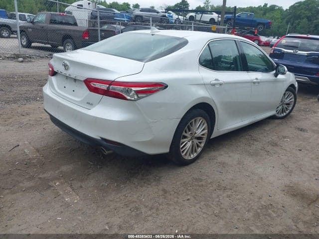 2020 TOYOTA CAMRY XLE 4