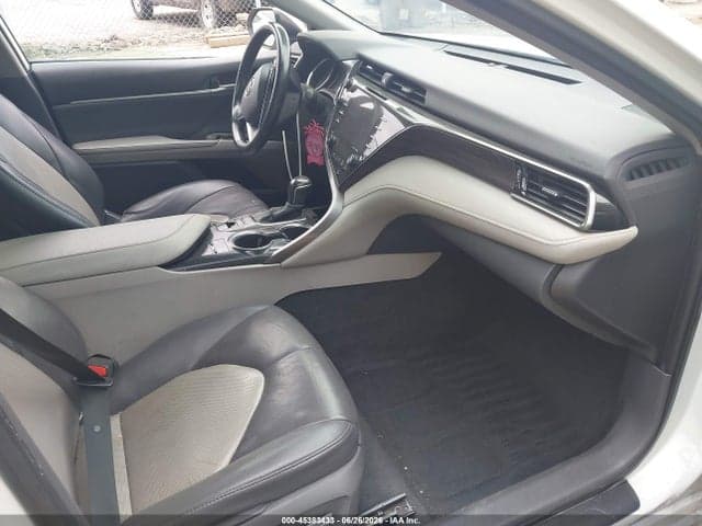 2020 TOYOTA CAMRY XLE 5
