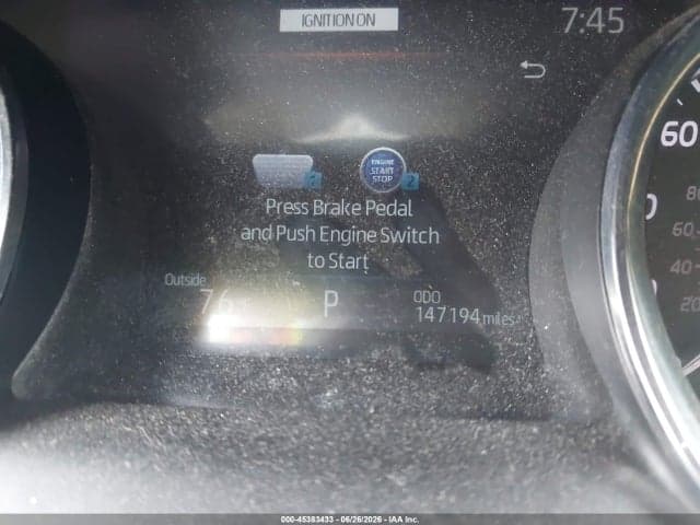 2020 TOYOTA CAMRY XLE 7