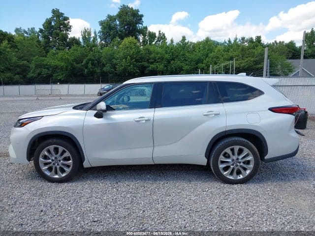 2022 TOYOTA HIGHLANDER LIMITED 14