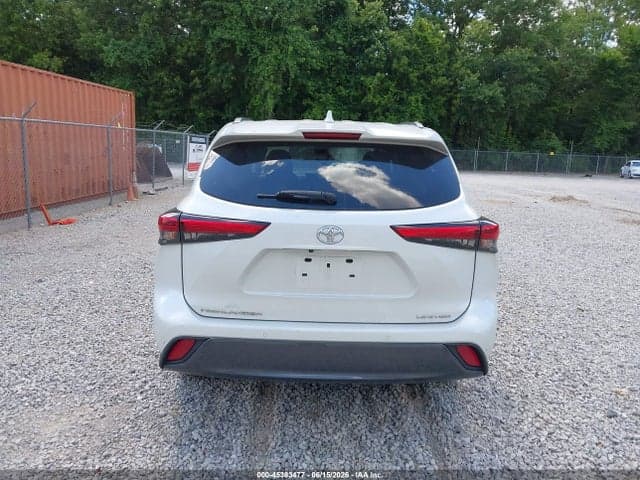 2022 TOYOTA HIGHLANDER LIMITED 16