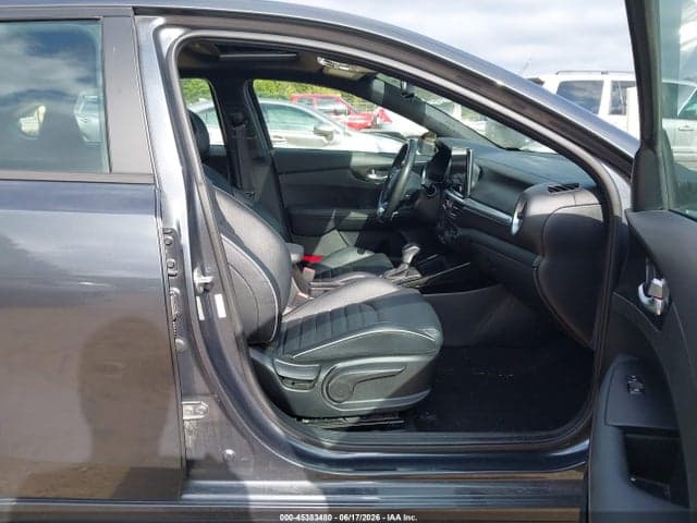 2023 KIA FORTE GT-LINE 5