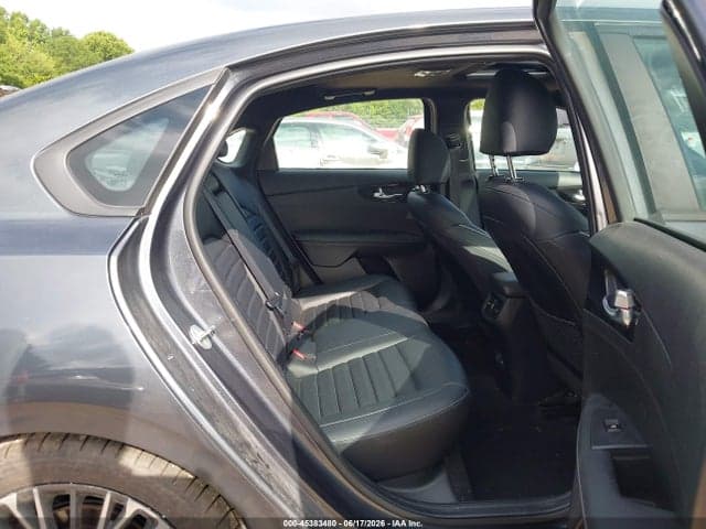2023 KIA FORTE GT-LINE 8