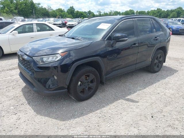 2021 TOYOTA RAV4 XLE 2