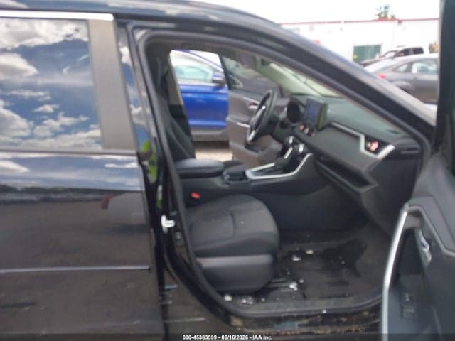 2021 TOYOTA RAV4 XLE 5