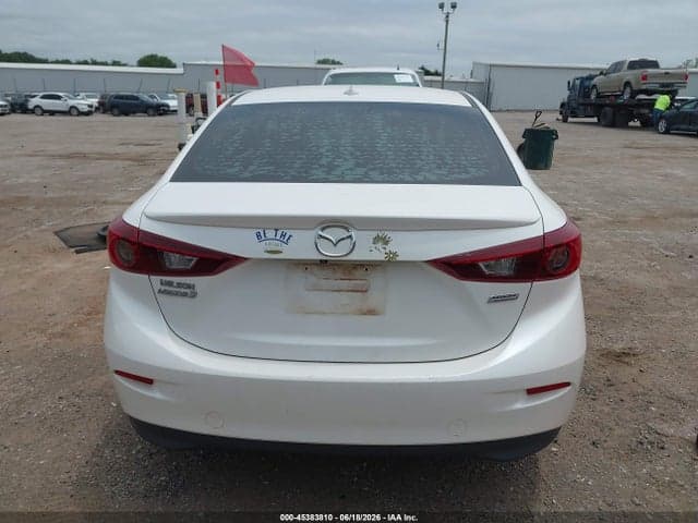 2018 MAZDA MAZDA3 TOURING 16