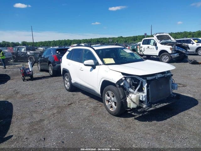 2019 TOYOTA RAV4 XLE 1