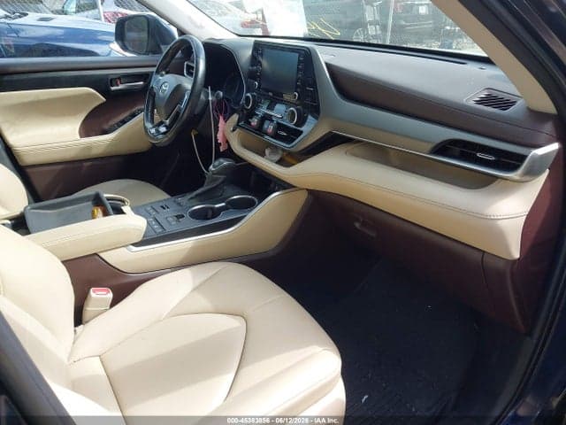 2021 TOYOTA HIGHLANDER XLE 5