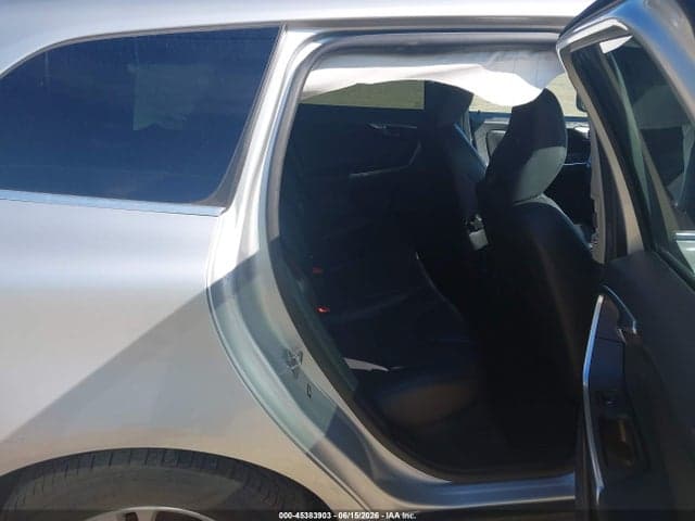 2015 VOLVO XC60 T5 8