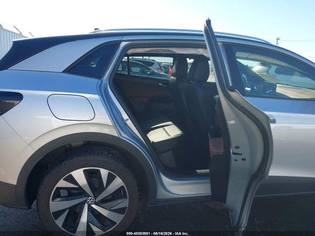 2022 VOLKSWAGEN ID.4 AWD PRO S 8