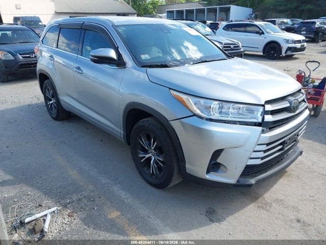2017 TOYOTA HIGHLANDER LE 1