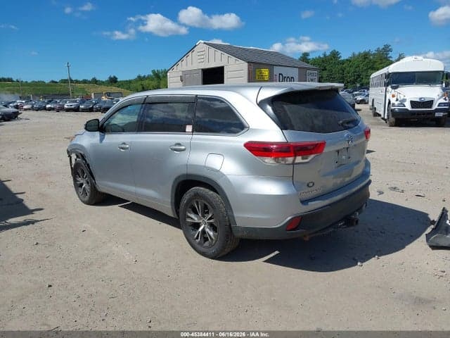 2017 TOYOTA HIGHLANDER LE 3