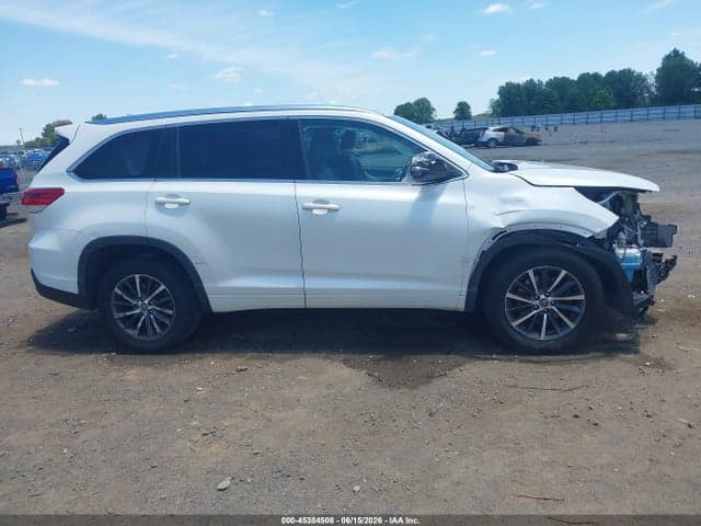 2018 TOYOTA HIGHLANDER XLE 14