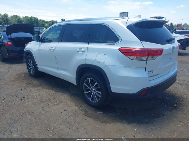 2018 TOYOTA HIGHLANDER XLE 3
