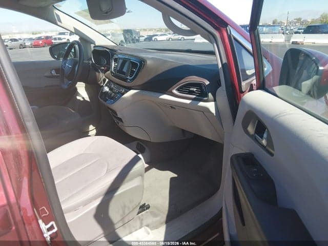 2020 CHRYSLER VOYAGER LX 5