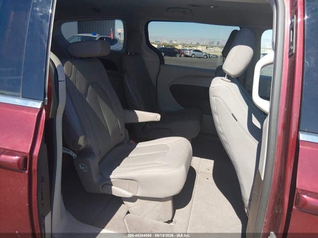2020 CHRYSLER VOYAGER LX 8