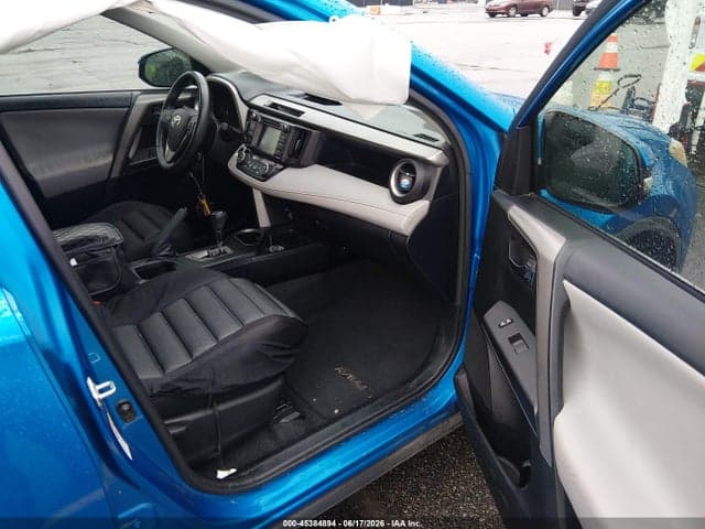 2017 TOYOTA RAV4 XLE 5