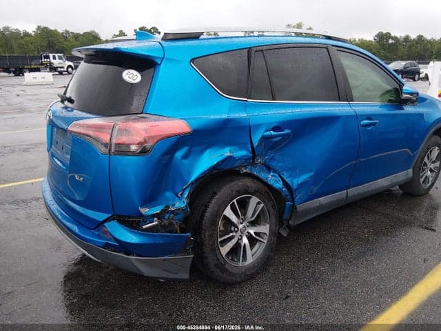 2017 TOYOTA RAV4 XLE 6