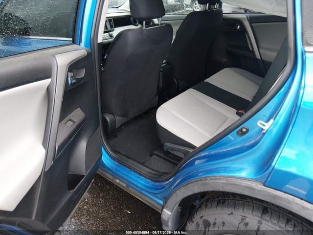 2017 TOYOTA RAV4 XLE 8