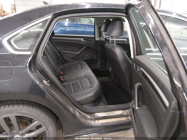 2017 VOLKSWAGEN PASSAT 1.8T R-LINE 8