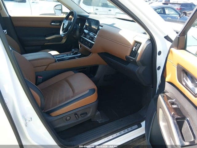 2025 NISSAN PATHFINDER PLATINUM FWD 5