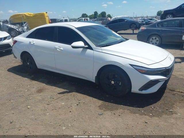 2024 HYUNDAI ELANTRA SE 1