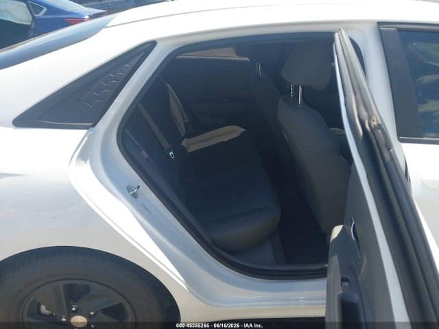 2024 HYUNDAI ELANTRA SE 8