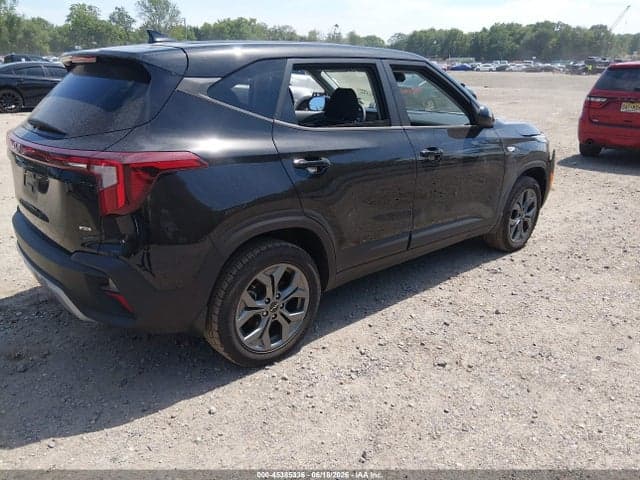 2025 KIA SELTOS LX 4