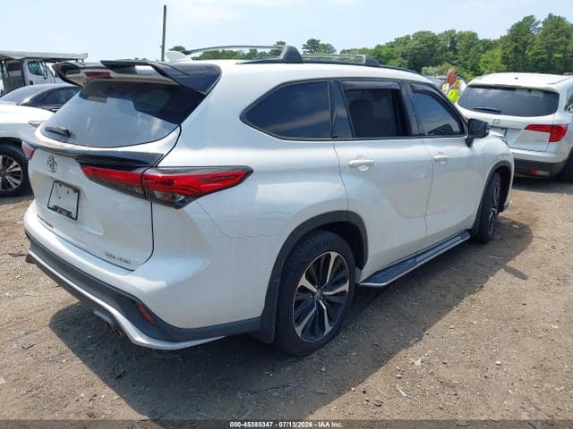 2021 TOYOTA HIGHLANDER XSE 4