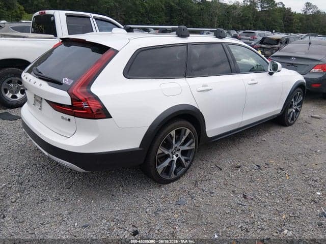 2025 VOLVO V90 CROSS 4