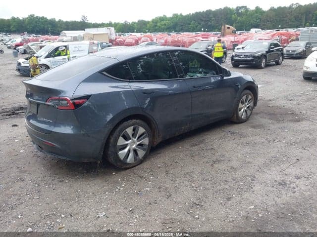 2023 TESLA MODEL Y 4