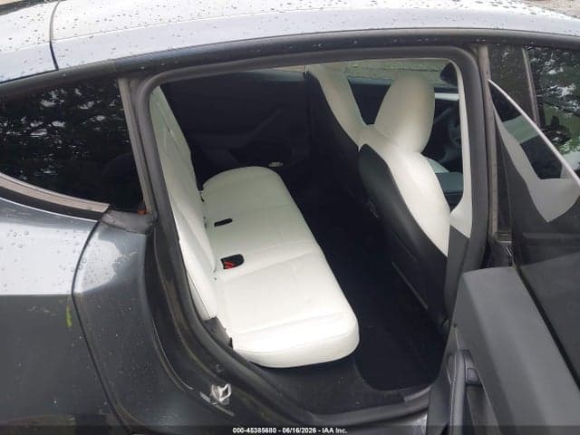 2023 TESLA MODEL Y 8