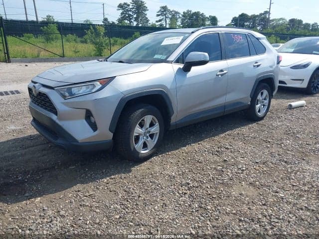 2019 TOYOTA RAV4 XLE 2