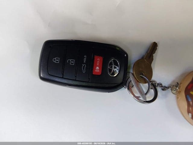 2025 TOYOTA COROLLA LE 11