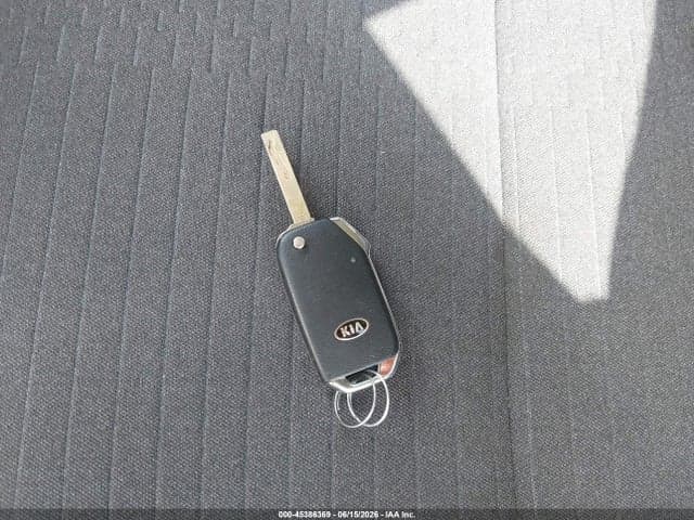 2021 KIA SELTOS S 11