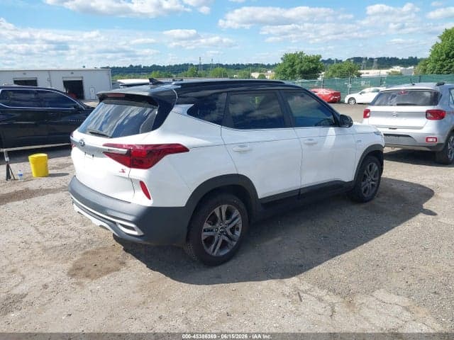 2021 KIA SELTOS S 4