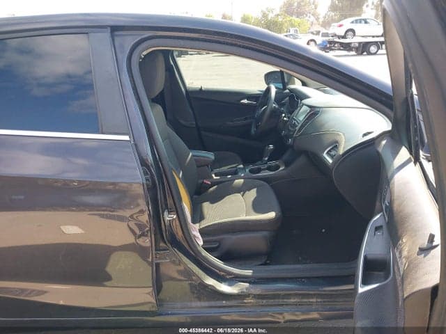 2017 CHEVROLET CRUZE LT AUTO 5