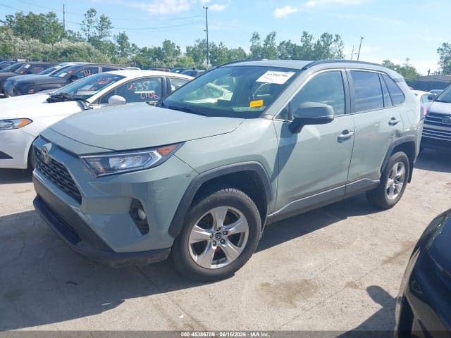 2019 TOYOTA RAV4 XLE 2