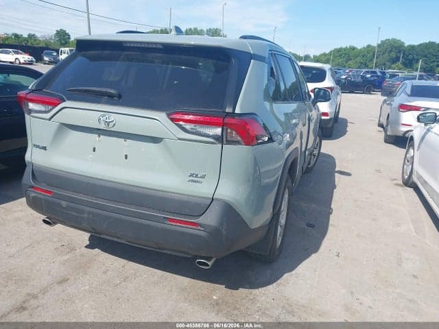 2019 TOYOTA RAV4 XLE 4