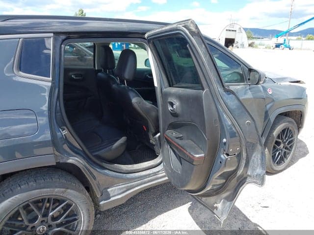 2018 JEEP COMPASS TRAILHAWK 4X4 8