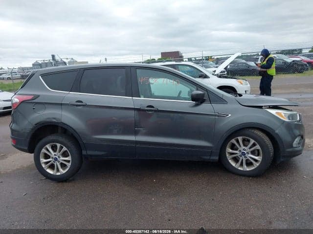 2017 FORD ESCAPE SE 14