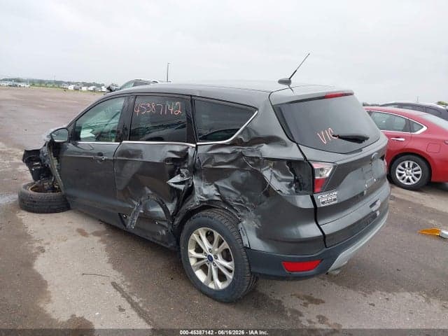 2017 FORD ESCAPE SE 3