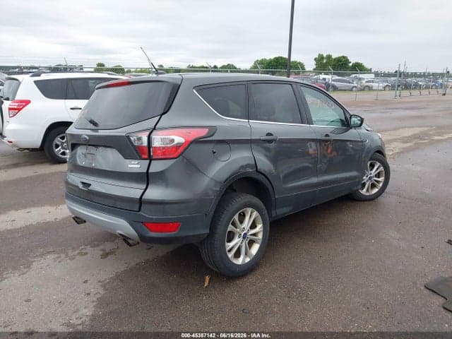 2017 FORD ESCAPE SE 4