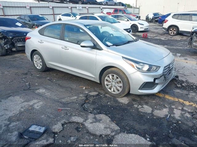 2019 HYUNDAI ACCENT SE 1