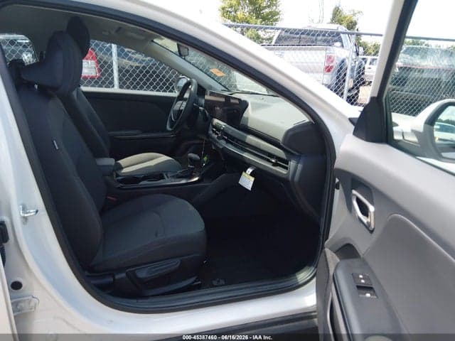 2025 KIA K4 LXS 5