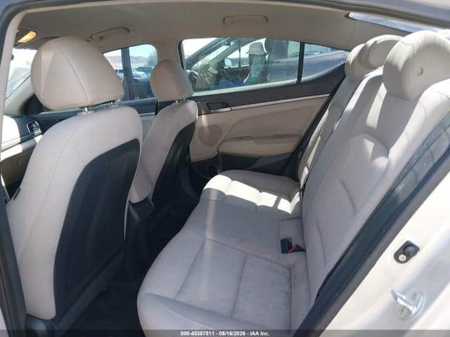 2017 HYUNDAI ELANTRA SE 8