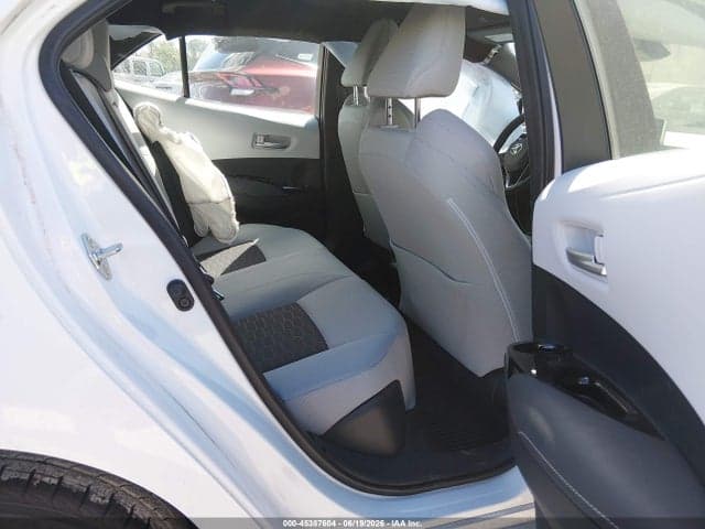 2025 TOYOTA COROLLA SE 8