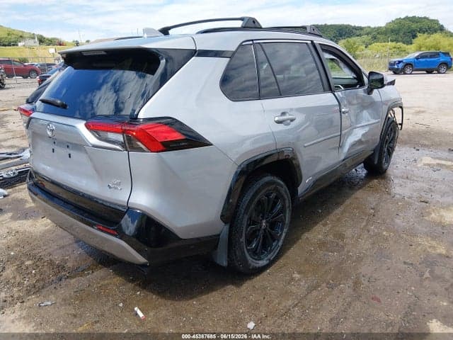 2025 TOYOTA RAV4 HYBRID SE 4