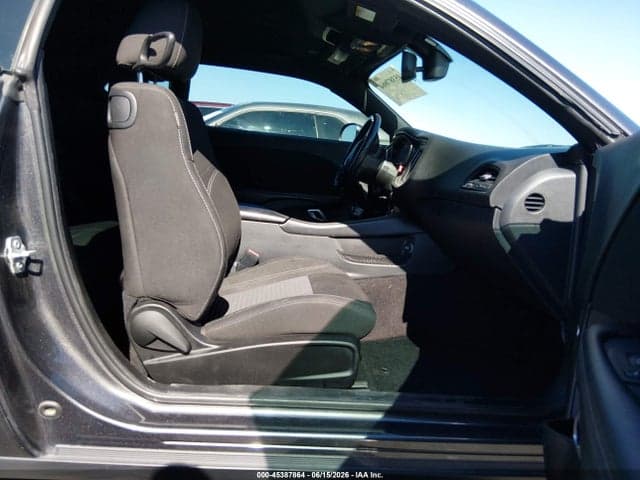 2022 DODGE CHALLENGER SXT 5