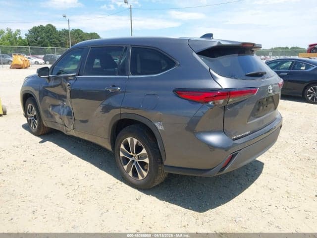 2023 TOYOTA HIGHLANDER XLE 3